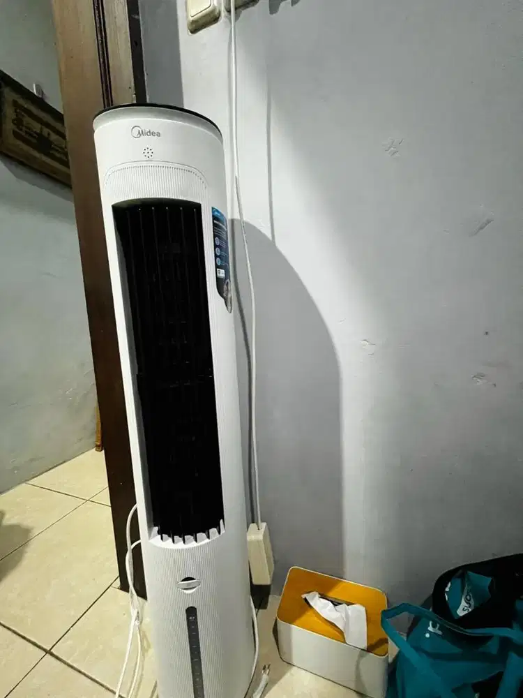 Dijual Air Cooler Midea MAC400R0APW,Pemakaian 3 bulan,100 % Mulus,