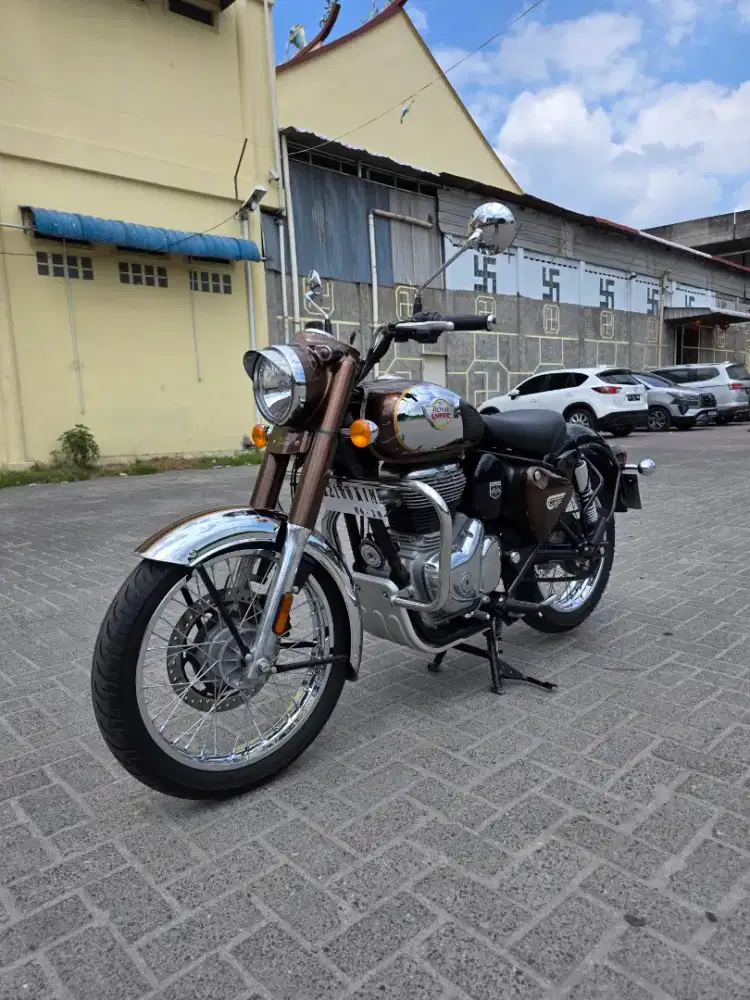 Royal Enfield Classic 350 Silver Coklat 2024 pmk 2025