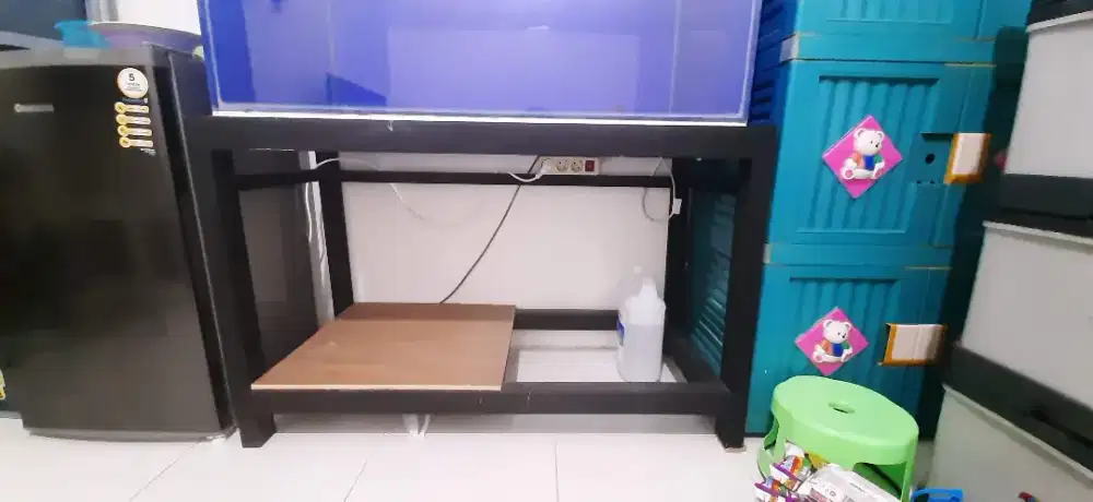 Rak Besi Holo Aquarium