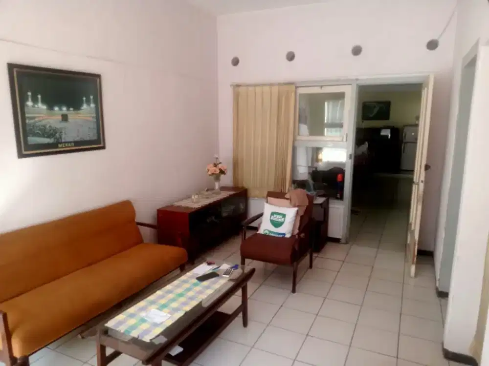 Rumah Lama Terawat Ciateul Tengah Kota