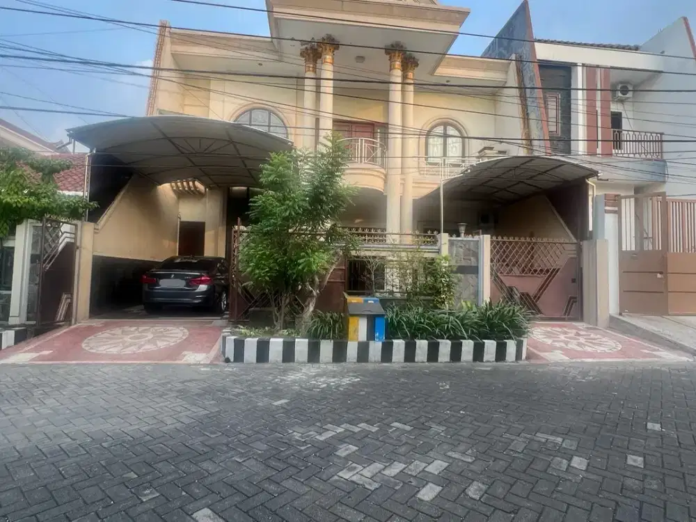 dijual rumah mewah raya kutisari indah