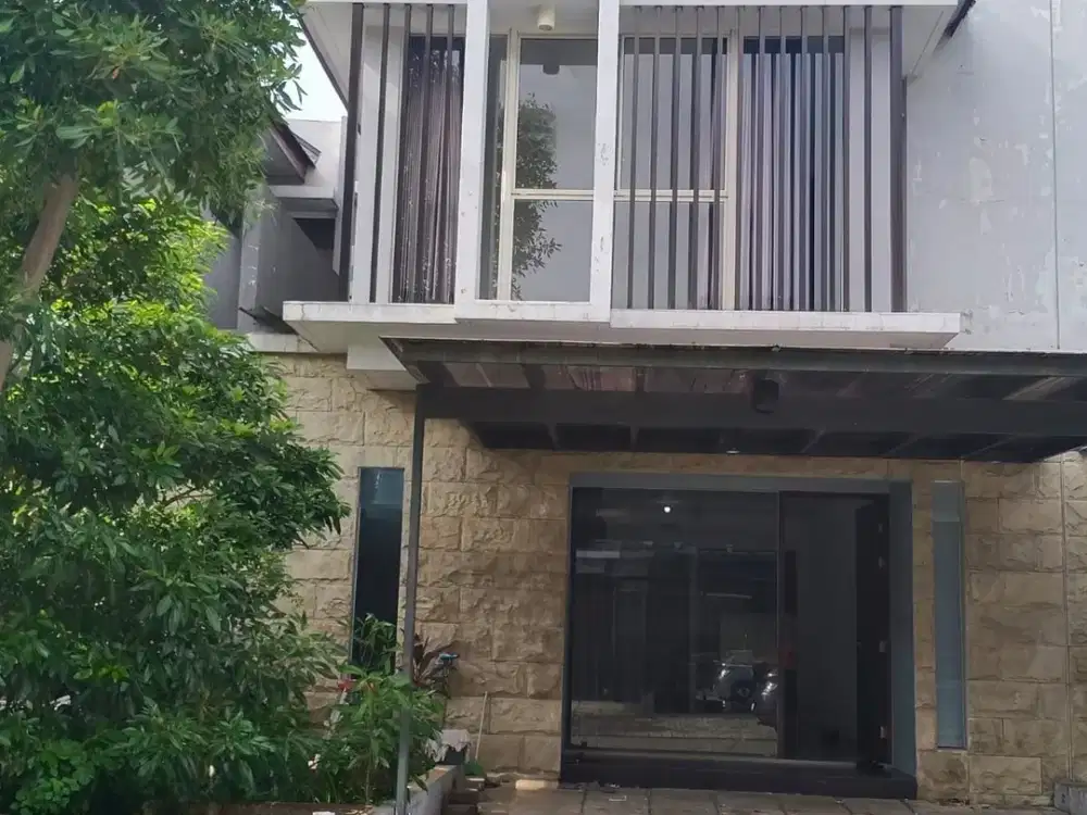 Disewakan Rumah Graha Natura Lontar 2LT LT105m 3KT Dekat Pakuwon Mall Surabaya Barat