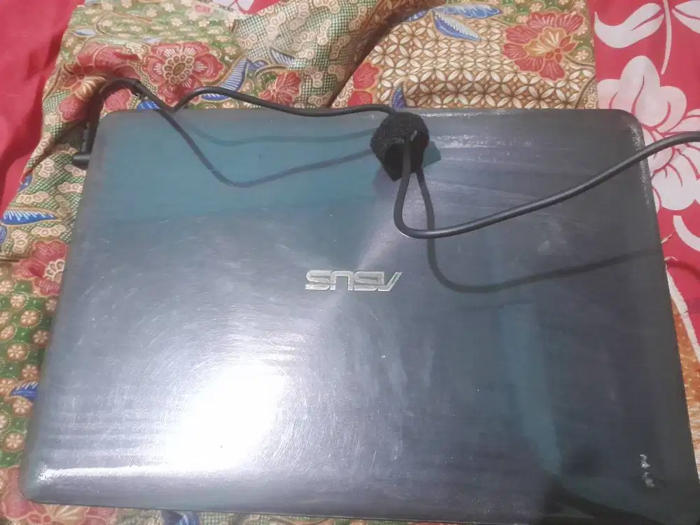 Laptop asus bekas