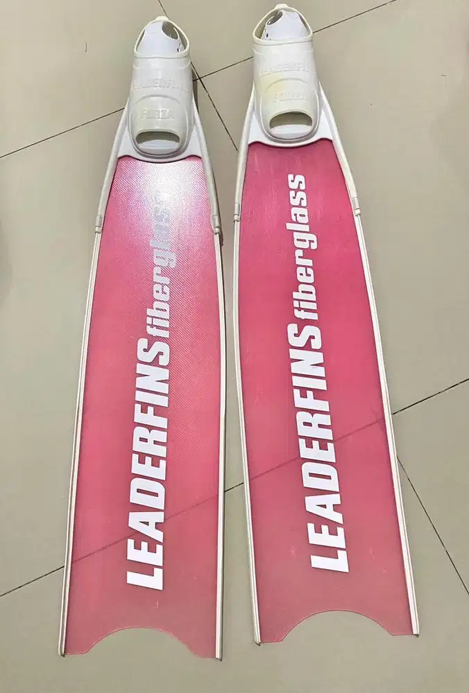 Long fin freedive leaderfins