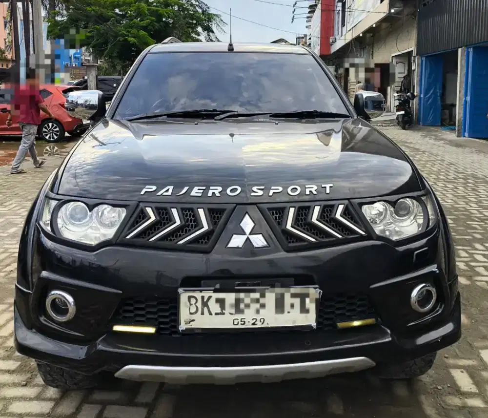 Pajero Dakar 4x2 AT 2013 Hitam