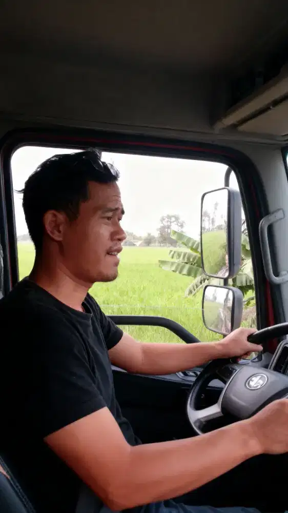 PENCARI PELUANG KERJA