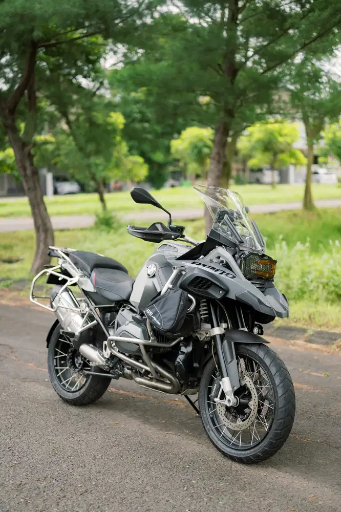 BMW GS R1200 K51 2014 low kilometer 17 rb like new
