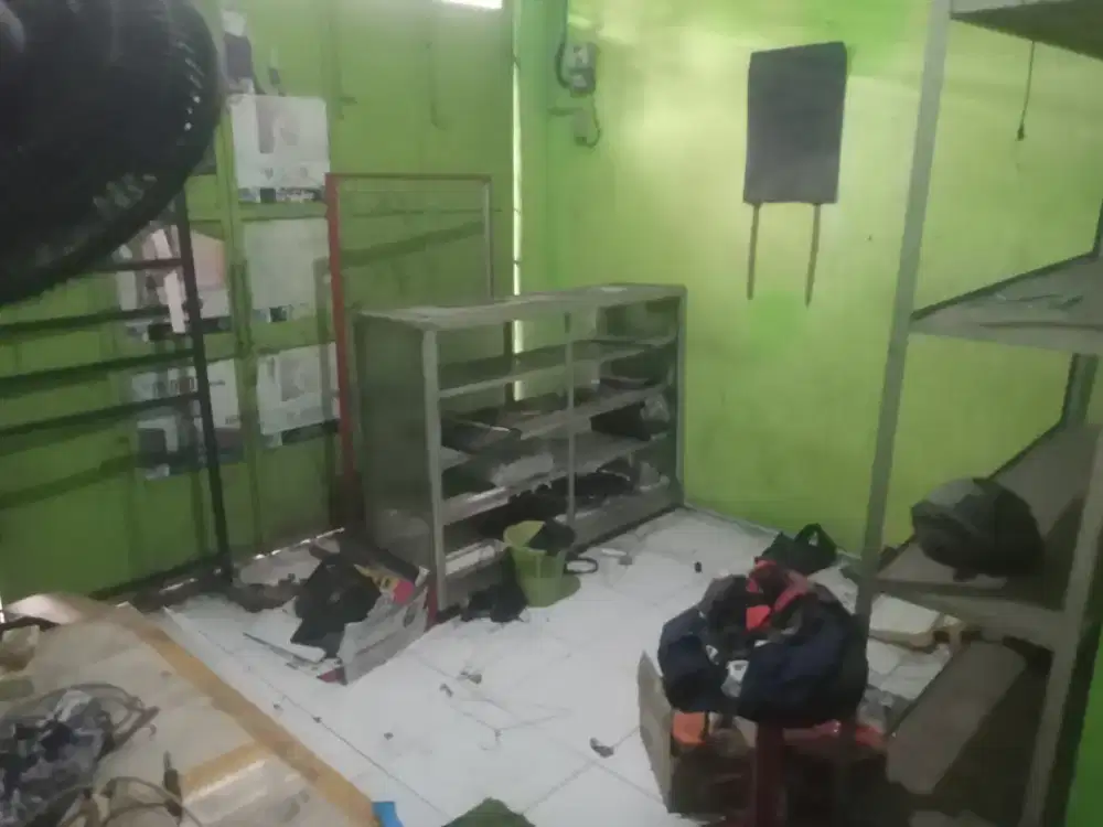 Etalase toko counter