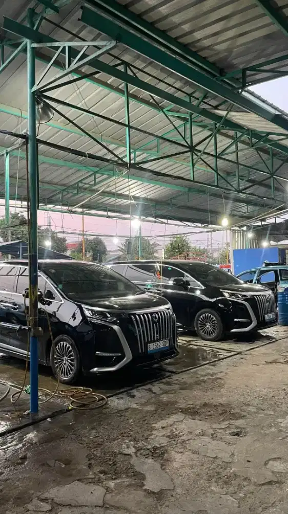 Supir taksi reguler dan executive
