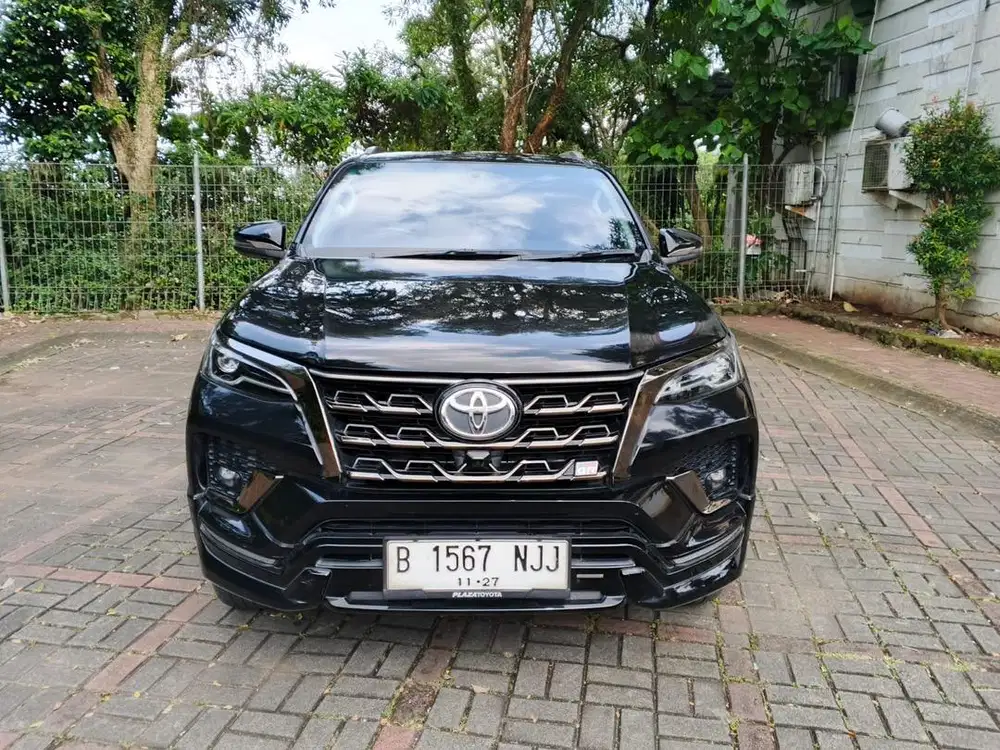Fortuner 2.8 VRZ GR 4x2 A/T Tahun 2022