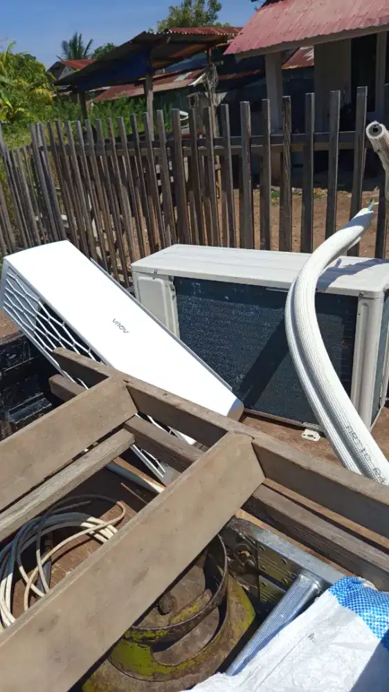 Tampung AC seken siap bongkar