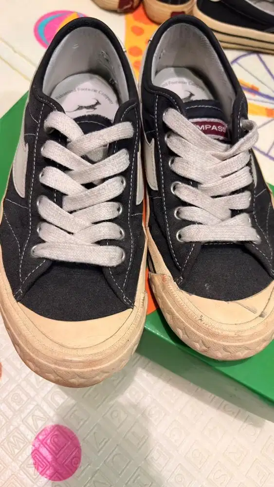 Sepatu Compass Retro Grade