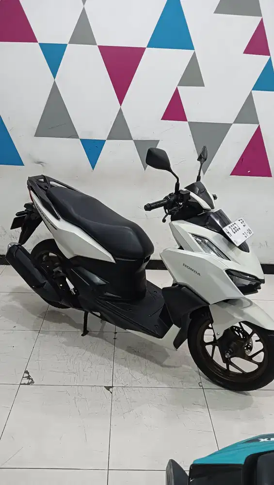 Honda New Vario 160 CBS 2023 km.17.000