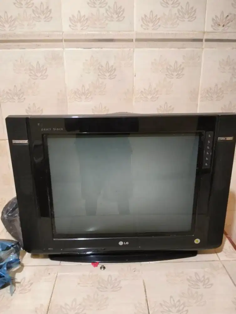 TV LG tabung masih berfungsi dan nyala