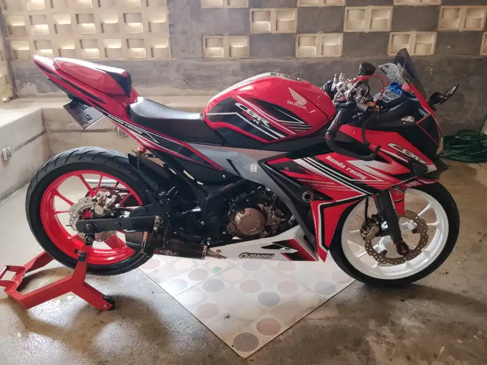 JUAL CBR 150R 2019 komplit