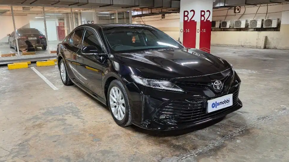 LOW DP Toyota Camry 2.5 V Bensin-AT 2019 BAI