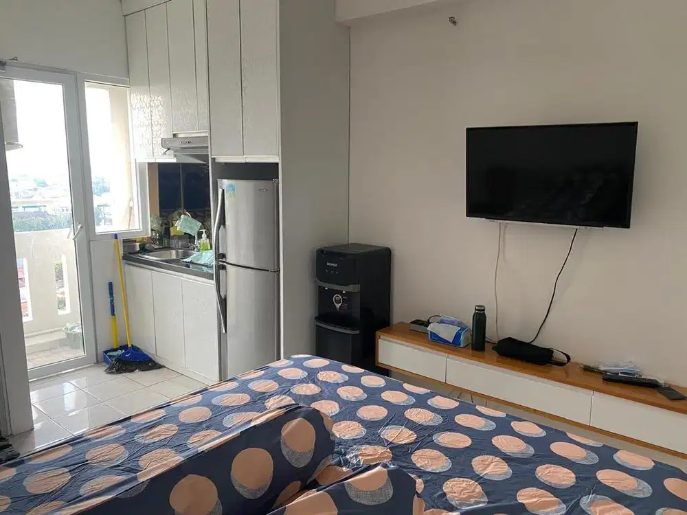 Disewakan studio apartemen green pramuka fill furnished bisa bulanan