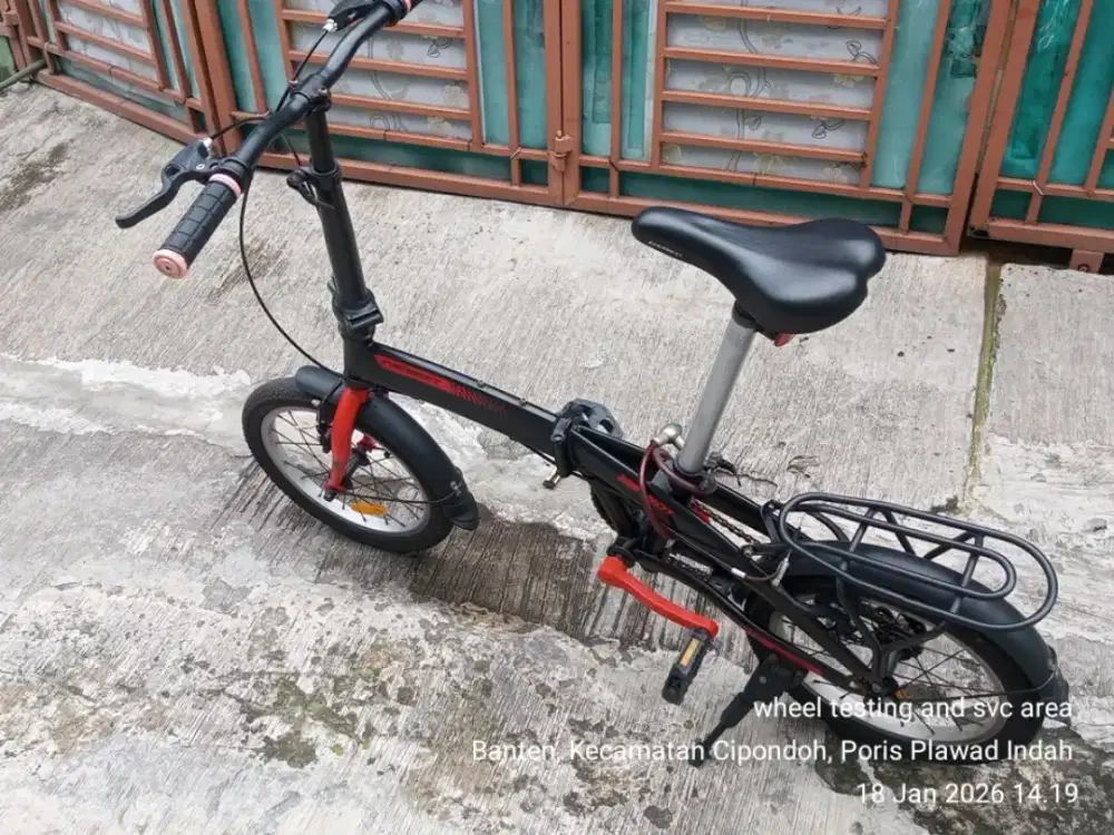 Dijual cepat sepedah lipat everbest kondisi mulus pemakaian belum lama