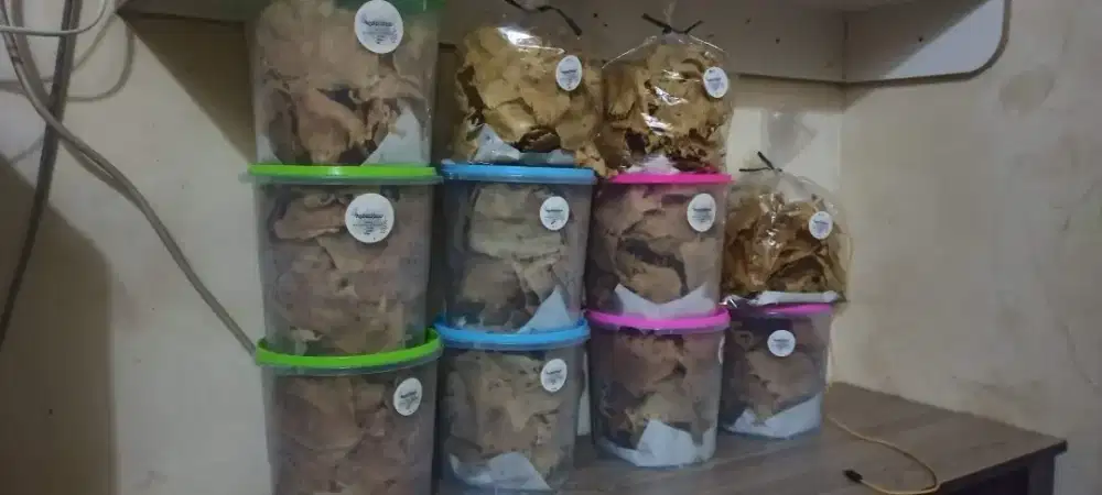 Peyek kacang dan peyek rebon kiloan