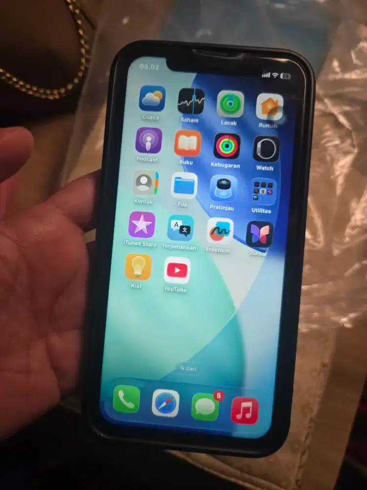 Iphone 11 128gb semua kartu