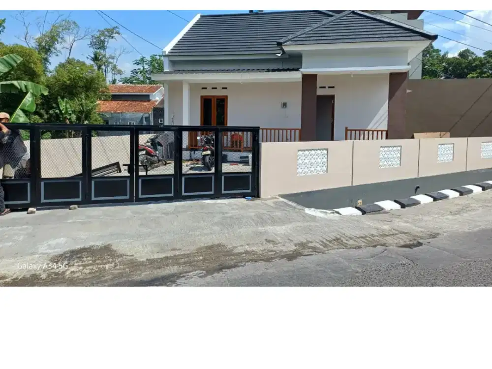 Rumah Strategis Dekat Kampus Amikom & UII  Tanah Luas 131 m² di Sleman