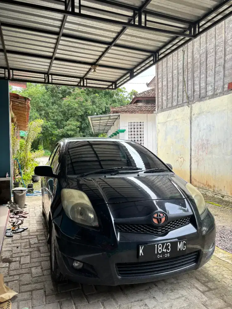 Bismillah dijual yaris manual th 2009 plat PATI