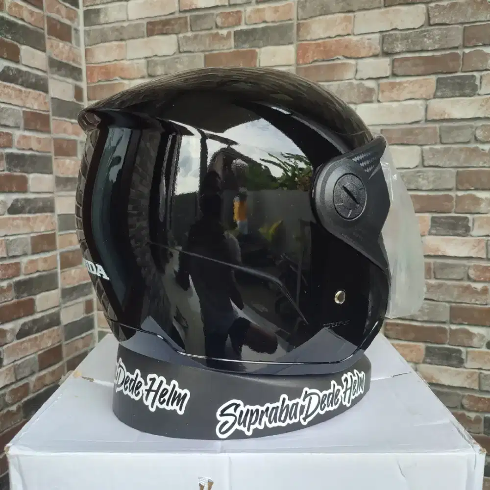 Helm PCX baru Original Dealer Lokasi Batuyang