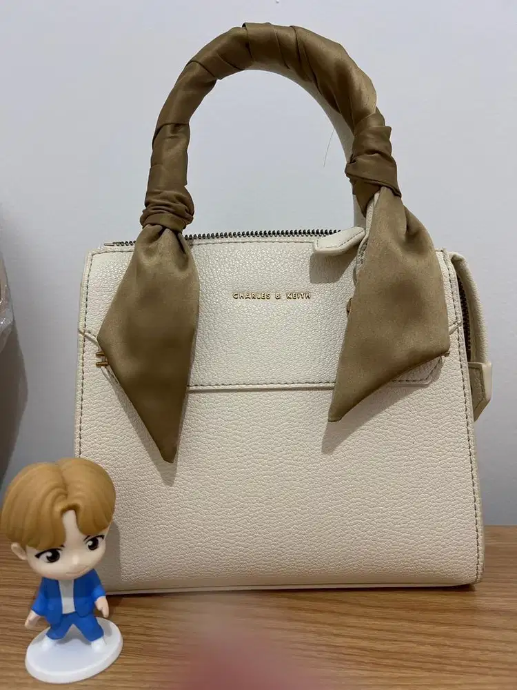 Preloved tas Charles n Keith Original