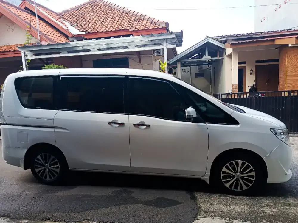 Nissan Serena 2015  X Matic Istimewa