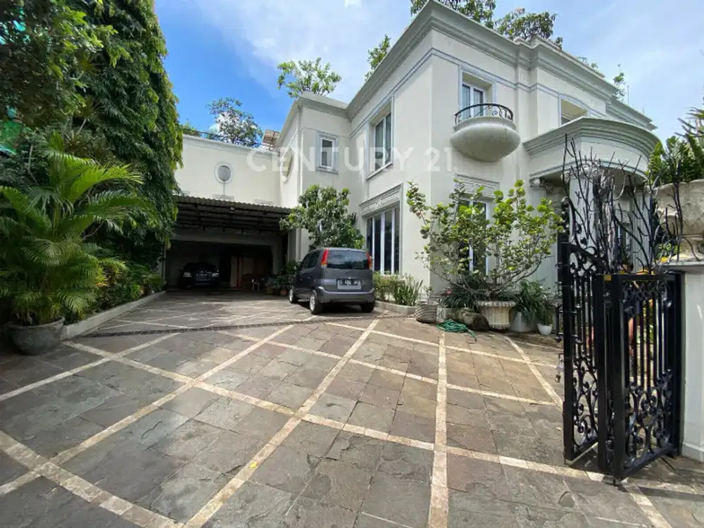 Dijual  Rumah Mewah Classic Design Lokasi Premium Jagakarsa