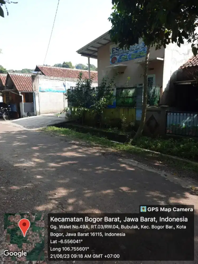 Bangunan untuk usaha es kristal dan tempat tinggal