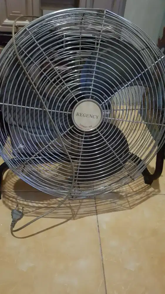 Kipas besi regency 18 inch normal