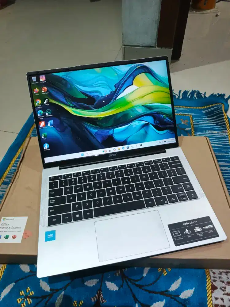 Like new Laptop acer aspire lite 14 ram 8gb ddr5
