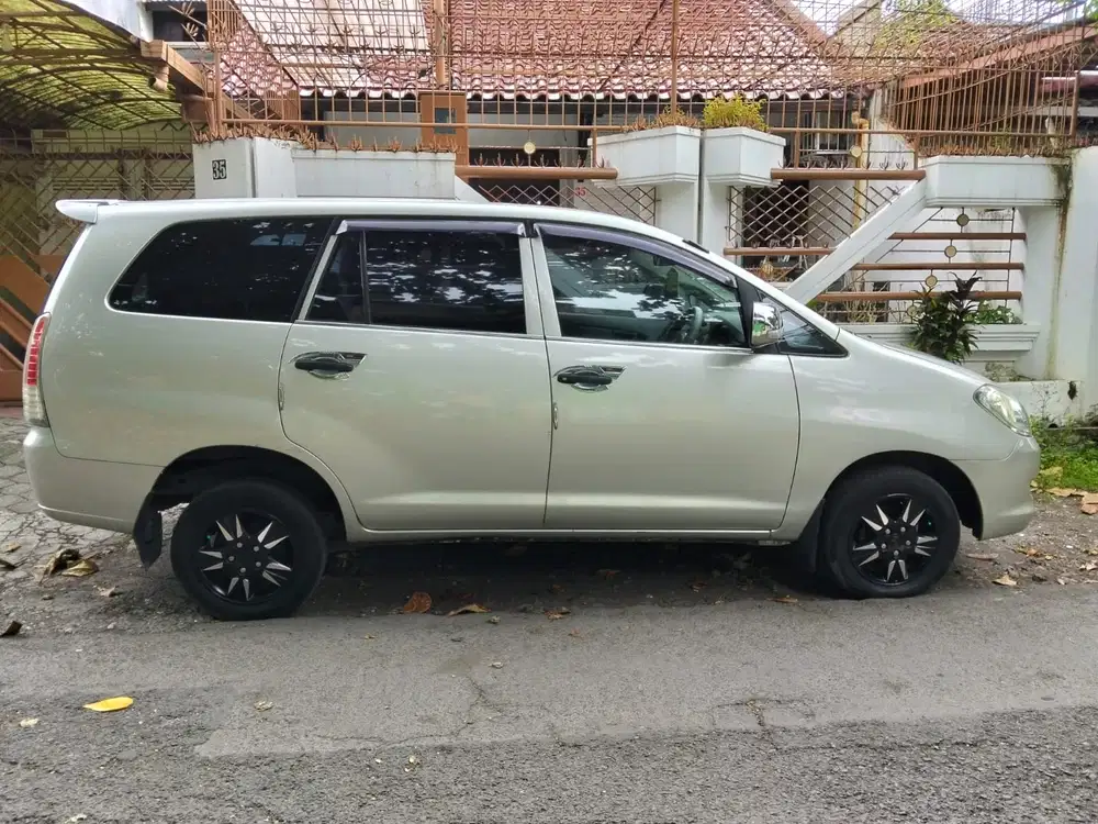 Toyota Kijang Innova 2008 Bensin