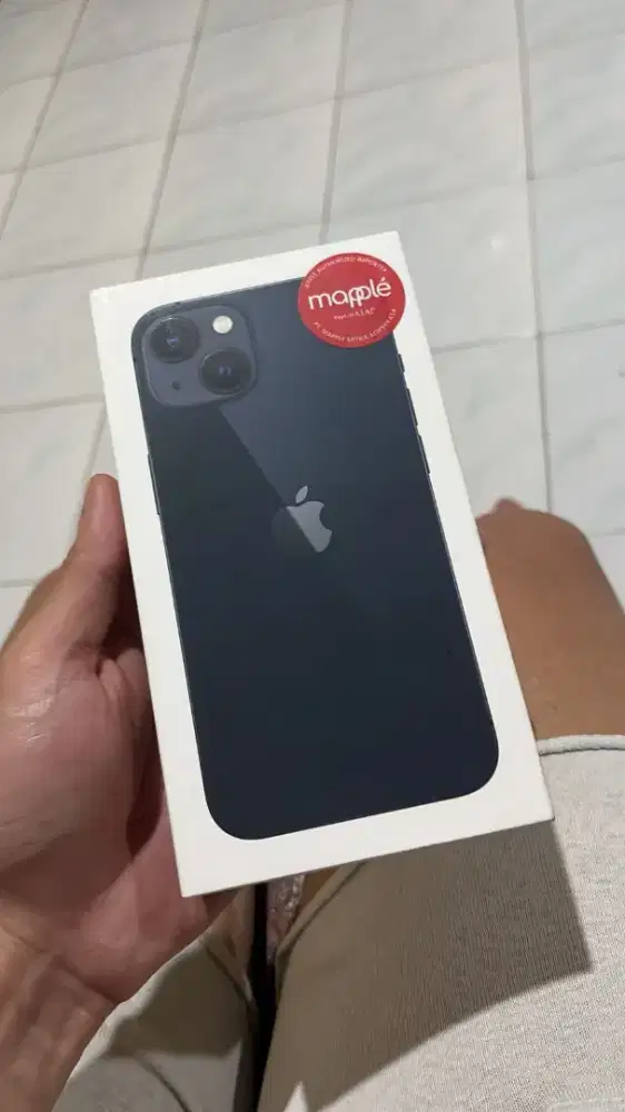 iPhone 13 new , 128gb  midnight 
garansi resmi Indonesia 
Neww segeel