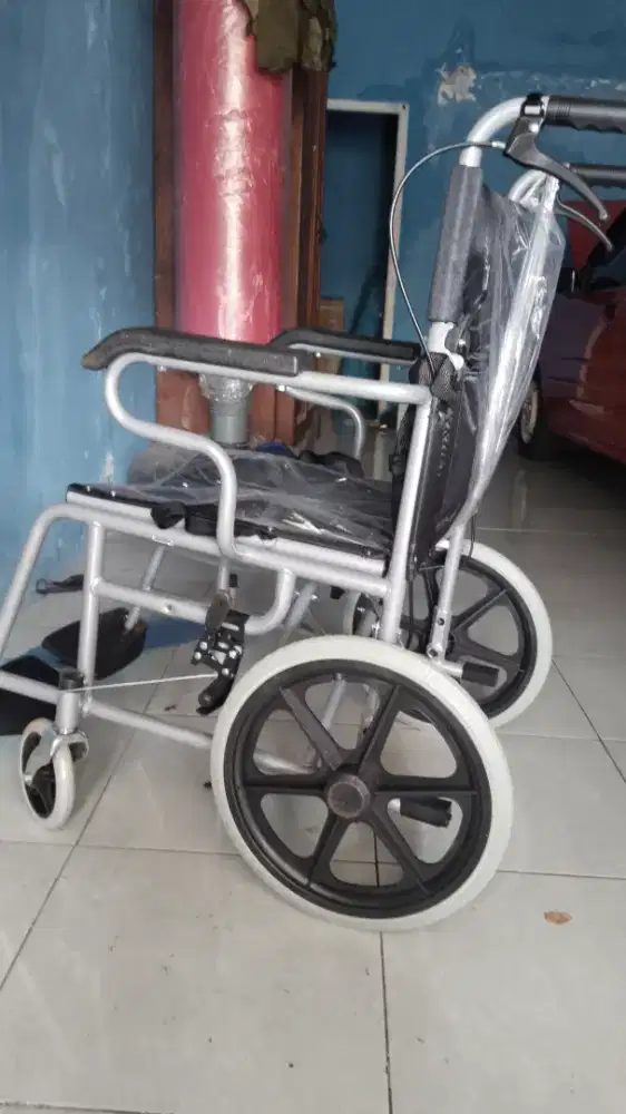Kursi roda baru di surabaya