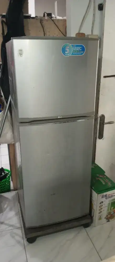 Jual kulkas LG msh bagus mulus dingin