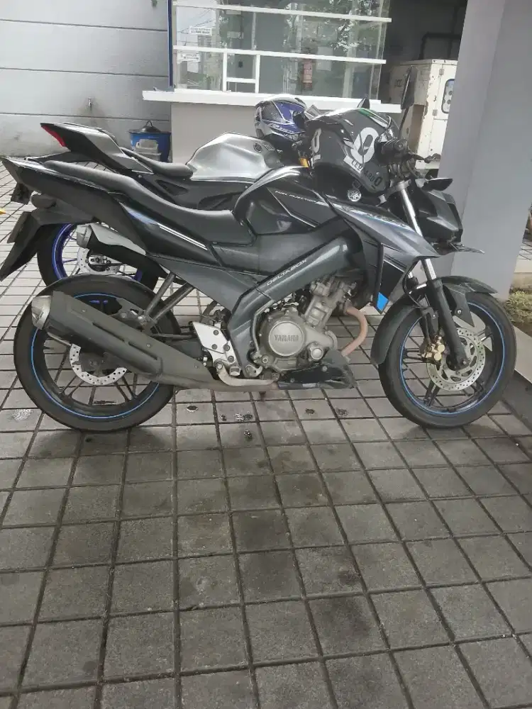 Dijual vixion tahun 2016 st tinggal pakai