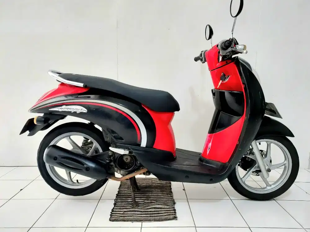 Honda Scoopy 2012