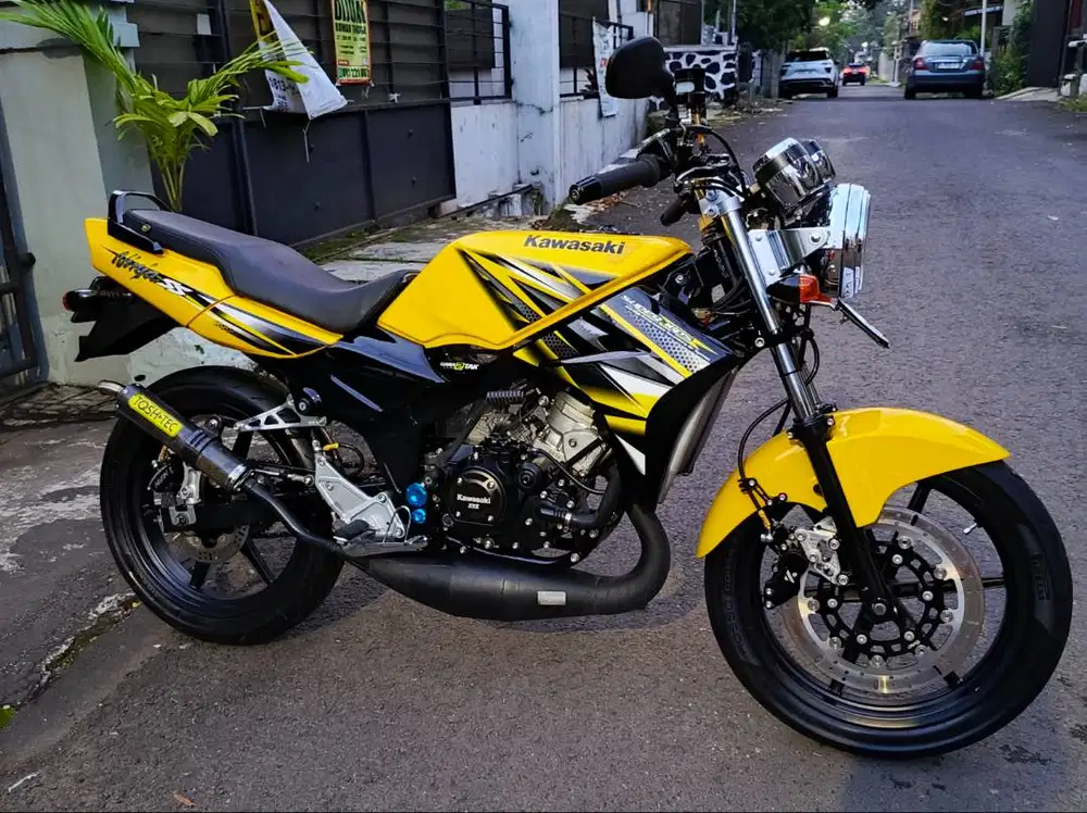 Kawasaki Ninja R down SS