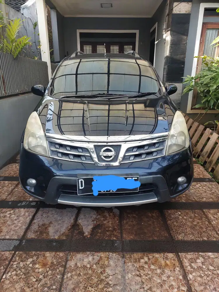 Nissan Livina 2010 Bensin