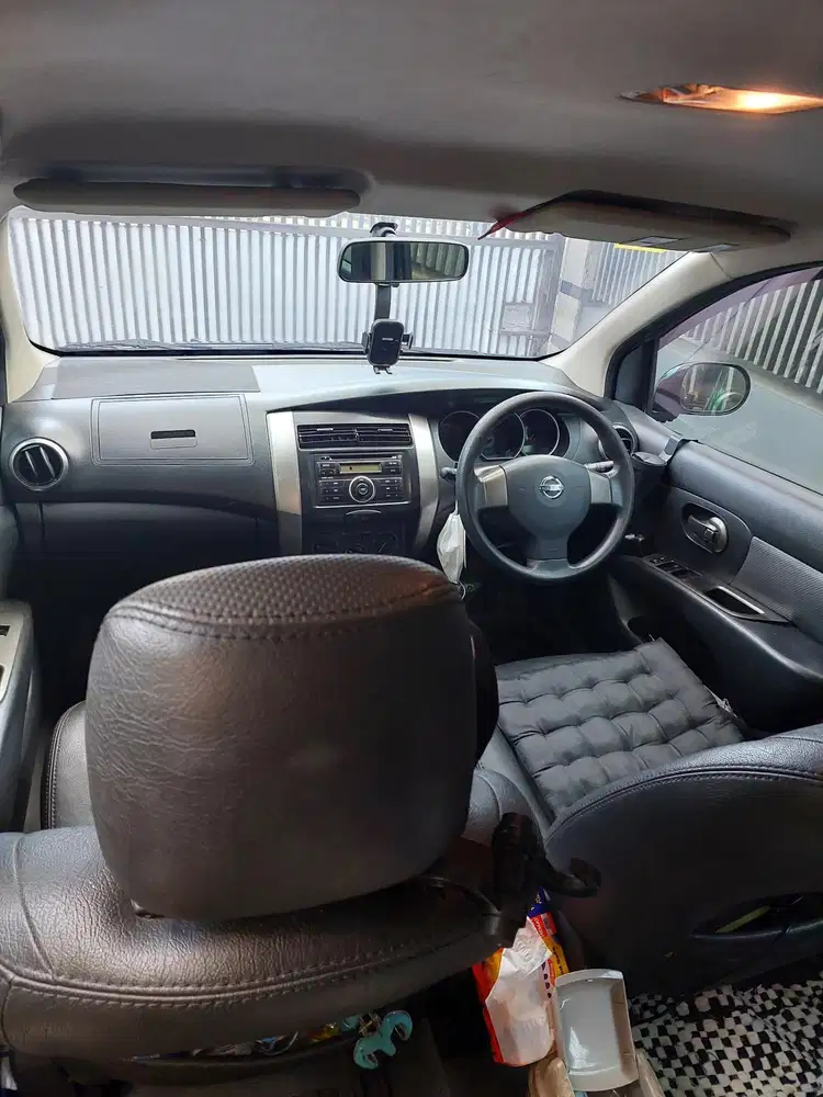 Nissan Livina 2010 Bensin