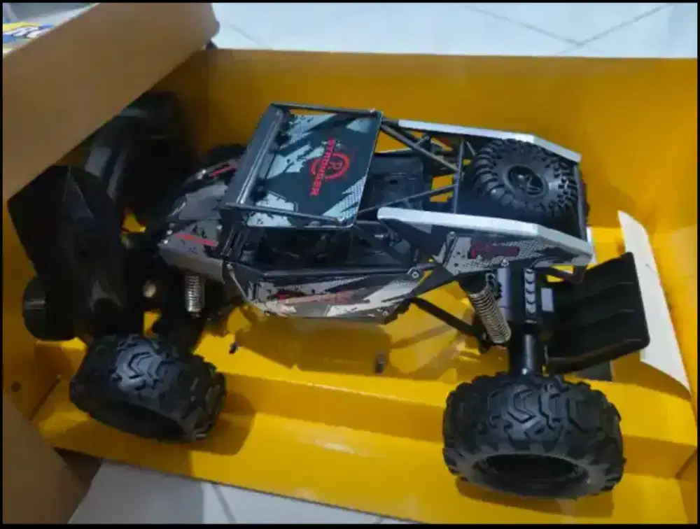mobil remote RC Defender