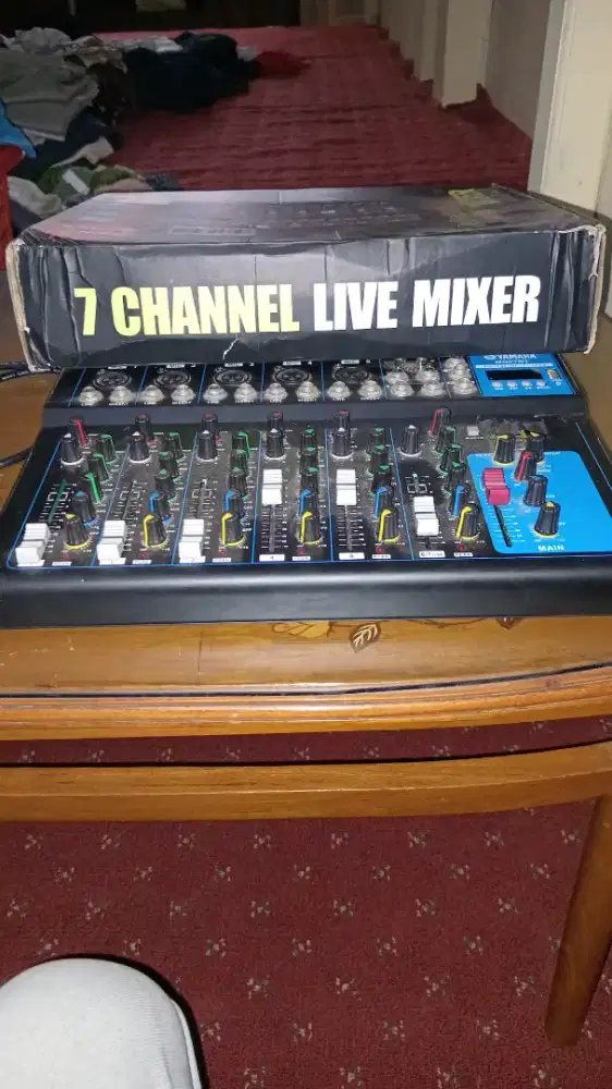 MIXER YAMAHA 7 CHANEL