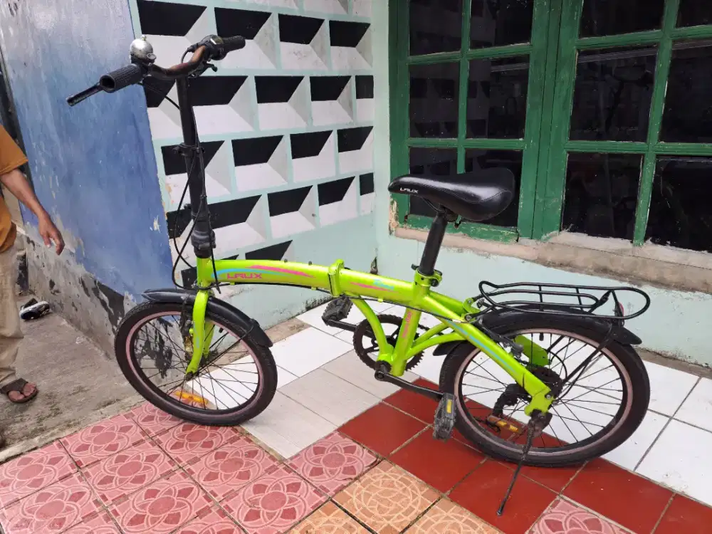 Sepeda Lipat Laux 20 inch