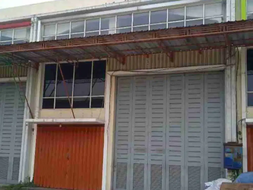 pergudangan dekat pintu tol driyorejo gresik