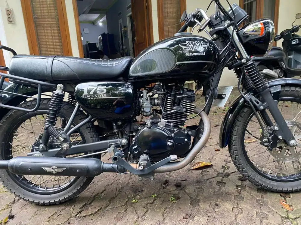 Kawasaki W175 Black Style Karbu