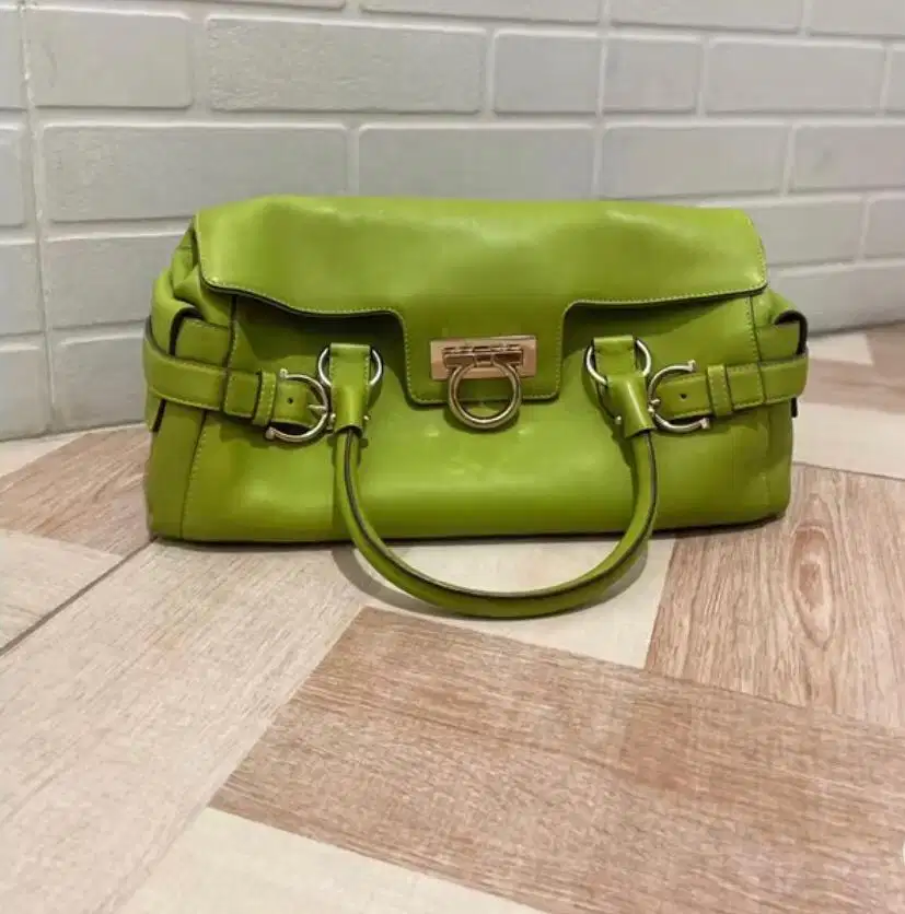 Tas wanita salvatore ferragamo ORIGINAL koleksi pribadi