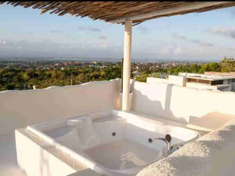 Di jual villa dengan pemandangan laut sangat bagus cocok untuk komersil