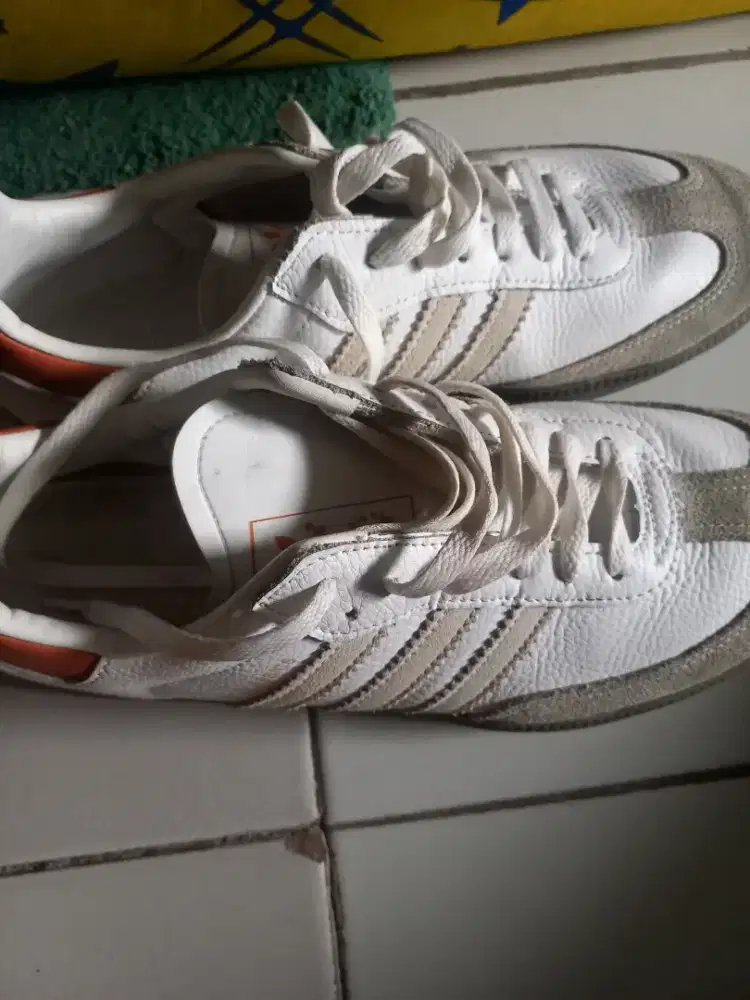 Sepatu adidas kith classic